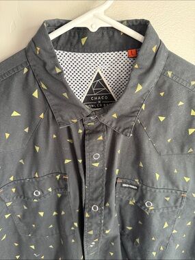 Howler Brothers x Chaco Black Button-Up Shirt with Olive Triangle Print - L